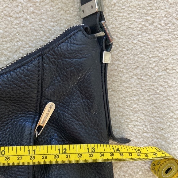 Michael Kors black leather shoulder bag, silver hardware logo on zipper, clean - Picture 4 of 11
